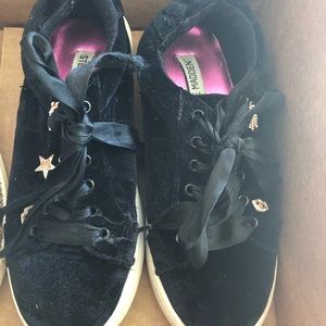 Steve Madden Velvet Platform wedged